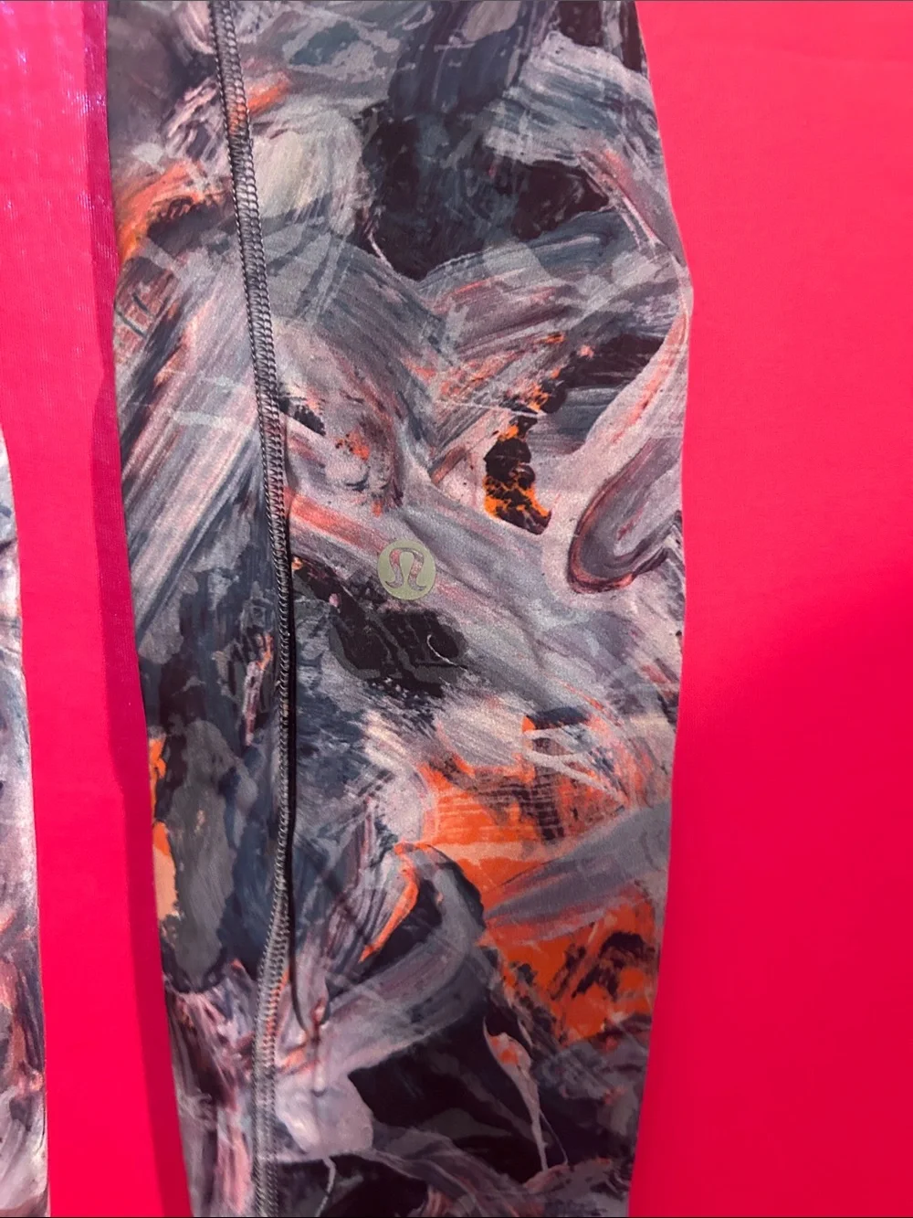 Abstract Marble Leggings in purple and pink